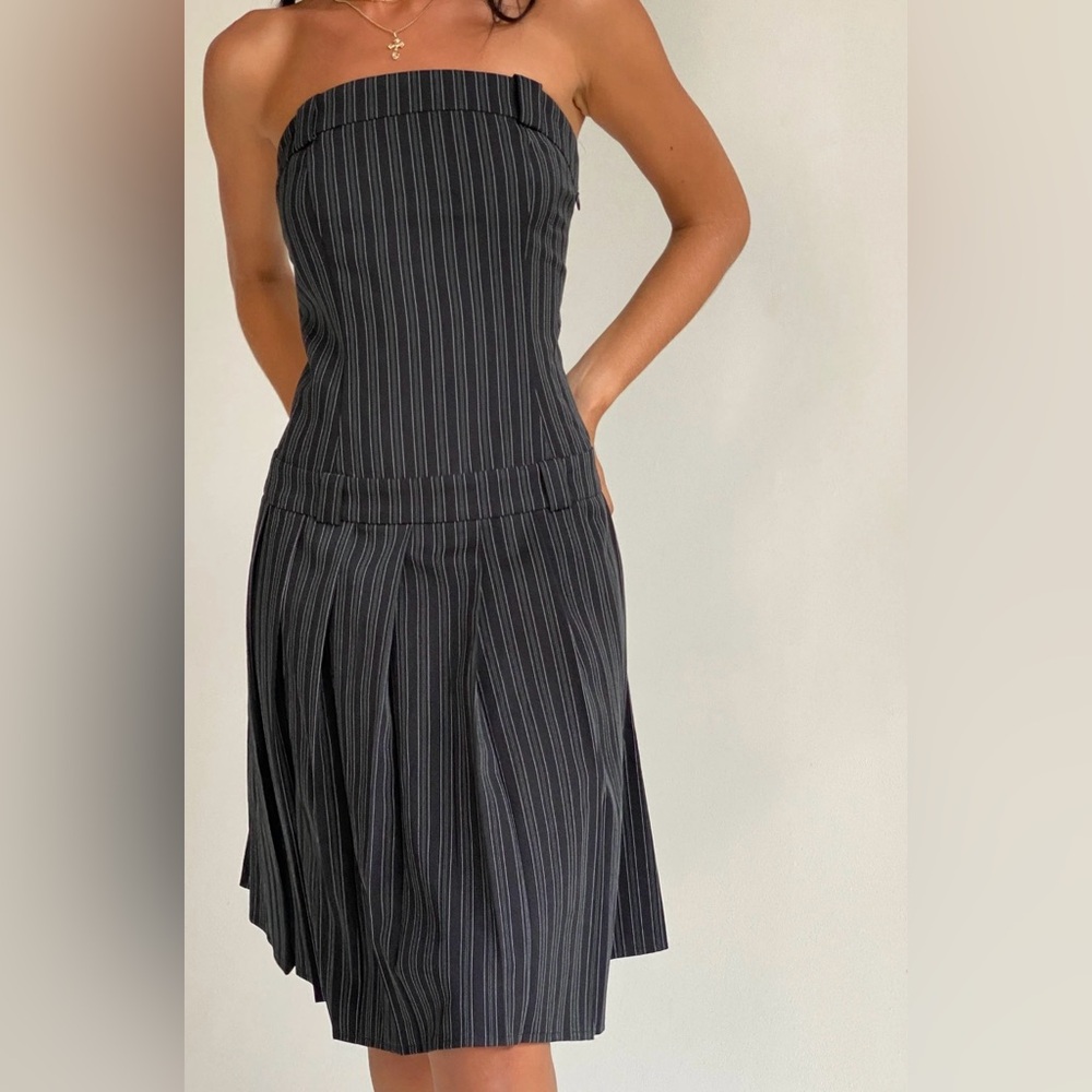 Strapless black dress with stripes